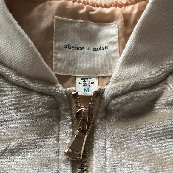 Urban Outfitters Silence & Noise Mermaid Embroidered Velour Bomber Jacket Size M - Picture 8 of 11